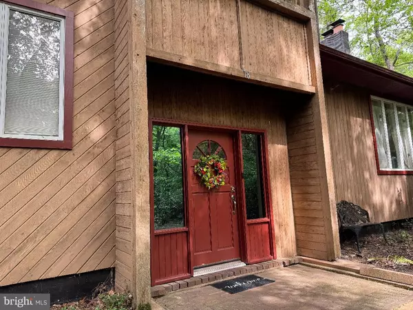 Medford, NJ 08055,18 TOMAHAWK CT