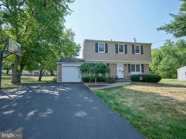 152 CARDINAL RD, Chalfont, PA 18914