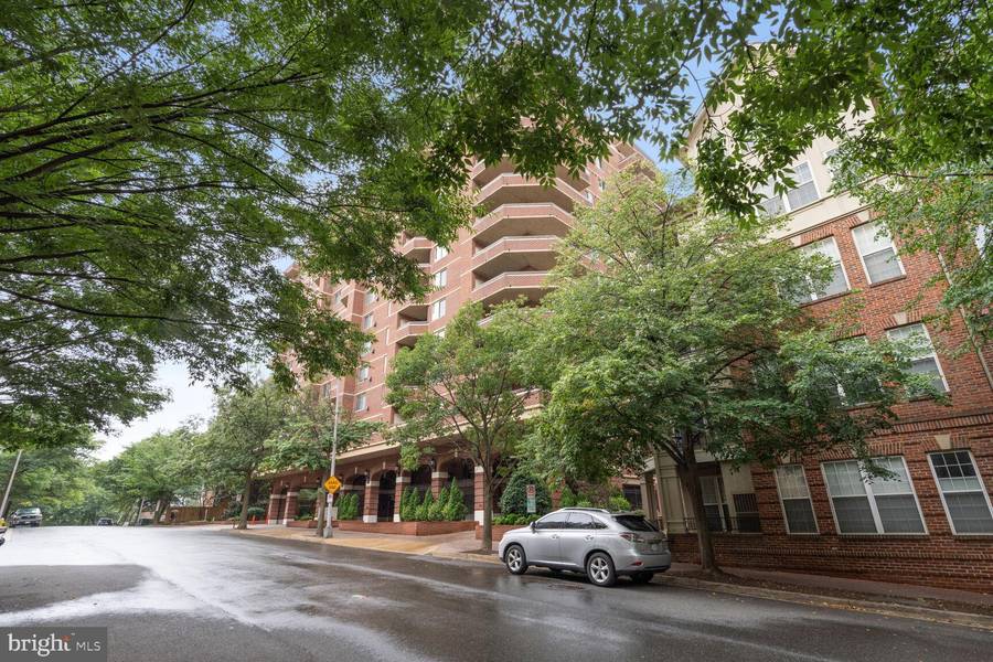 1276 N WAYNE ST #300, Arlington, VA 22201