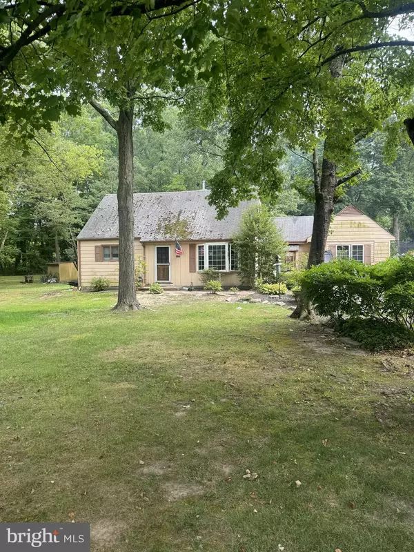 290 OXFORD VALLEY RD, Yardley, PA 19067