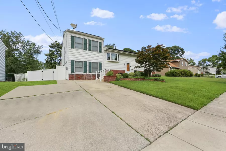 16 WEXFORD RD, Gibbsboro, NJ 08026