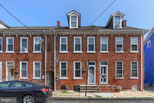 319 CANAL ST, Lebanon, PA 17046