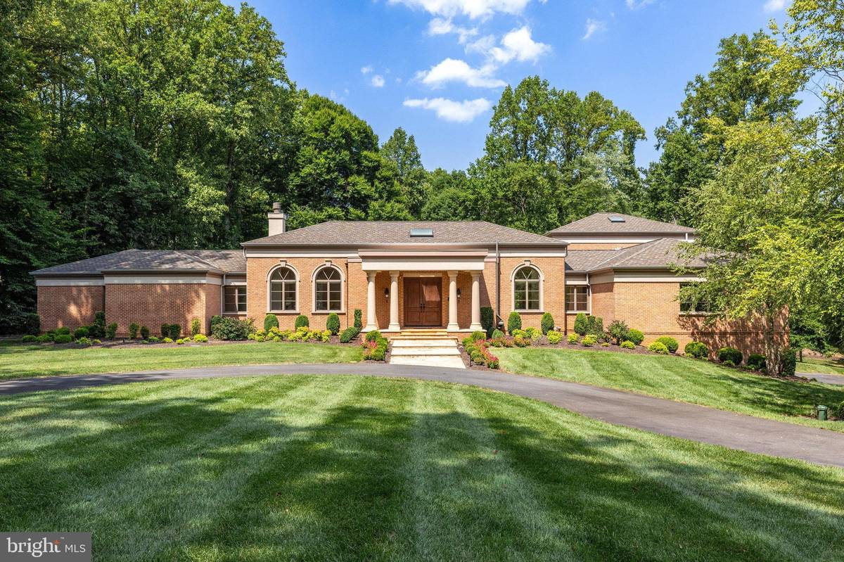 Great Falls, VA 22066,11304 SENECA CIR