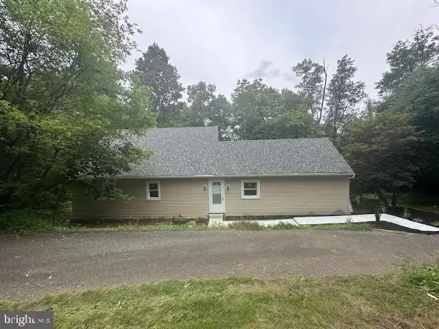 10 MOUNTAIN RD, Barto, PA 19504