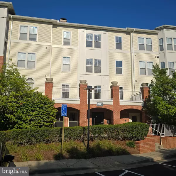 Fairfax, VA 22031,2921 DEER HOLLOW #115