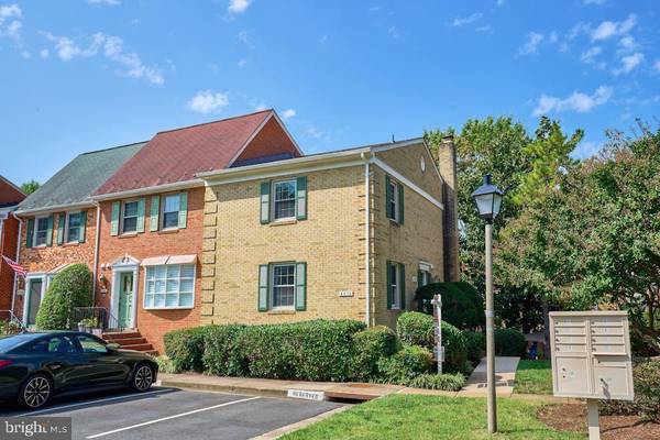 2670 CENTENNIAL CT, Alexandria, VA 22311