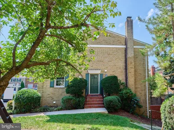 2670 CENTENNIAL CT, Alexandria, VA 22311