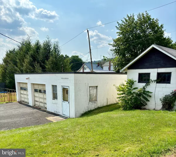 Lewistown, PA 17044,511 YALE ST