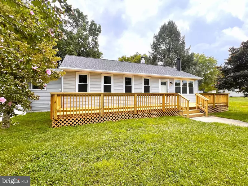 16 FRANCIS DR, Pennsville, NJ 08070