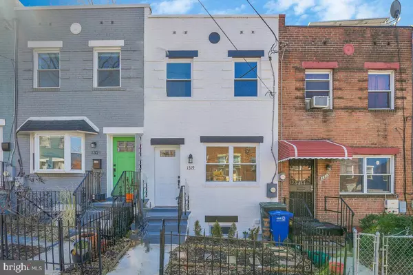 1319 DEXTER TER SE, Washington, DC 20020