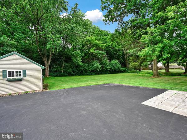 Ephrata, PA 17522,614 POINTVIEW AVE