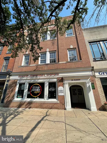 9-11 E MARKET ST, York, PA 17401