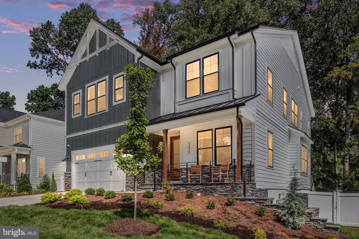 Vienna, VA 22180,1010 HILLCREST DR SW