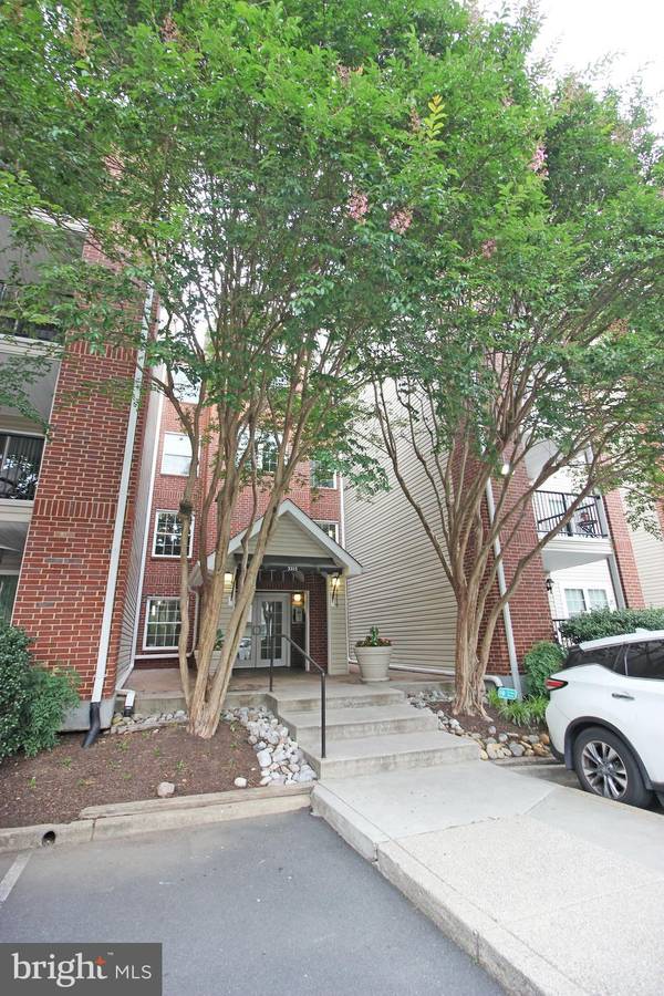 3315 WYNDHAM CIR #4223, Alexandria, VA 22302