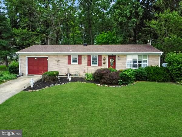 51 OAK DR, Mount Wolf, PA 17347