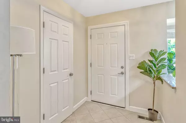 Dumfries, VA 22025,15462 WINDSONG LN