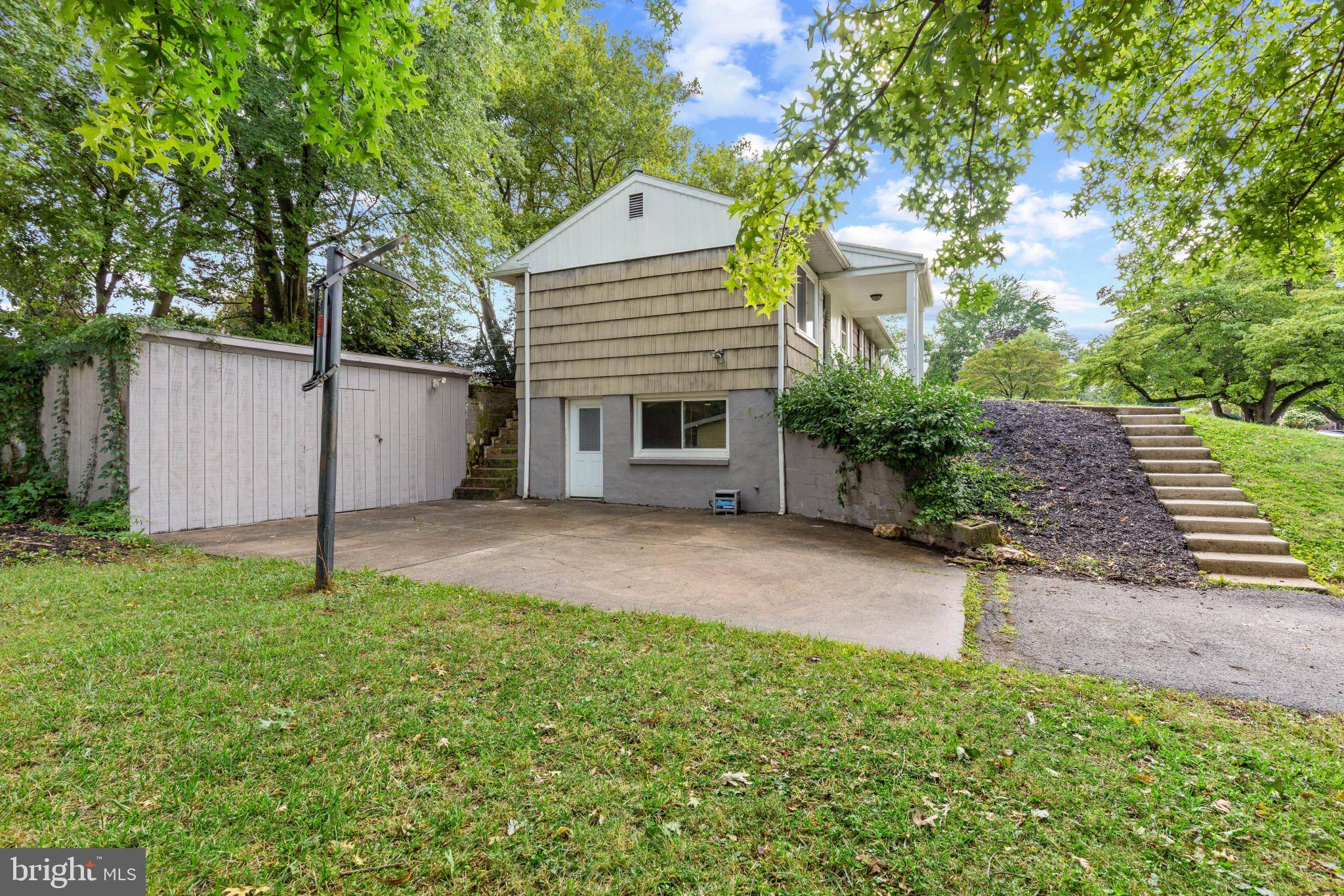 Lancaster, PA 17601,940 CARDINAL RD