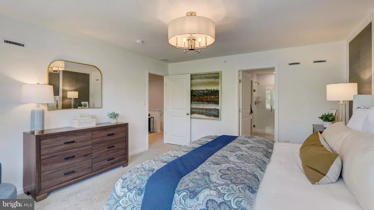 Aston, PA 19017,30 ROSE HILL WAY