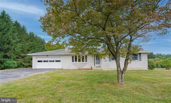 127 S HILLTOP RD, New Ringgold, PA 17960