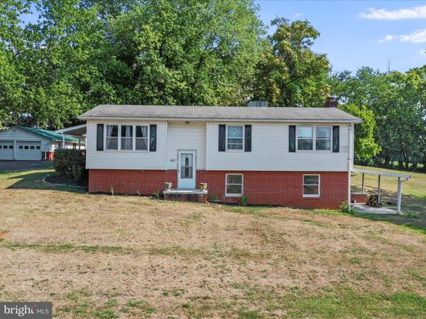 857 OREGON TRL, Harpers Ferry, WV 25425