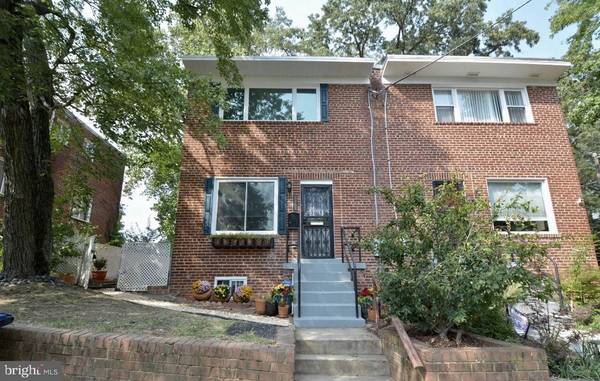 4038 D ST SE, Washington, DC 20019