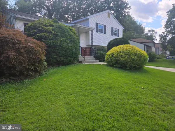 14 RANDOLPH DR, Mount Holly, NJ 08060