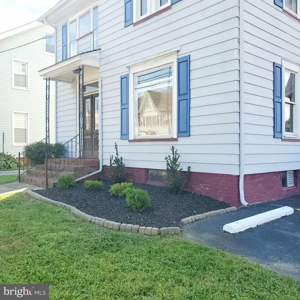 Woodstown, NJ 08098,24 EAST AVE