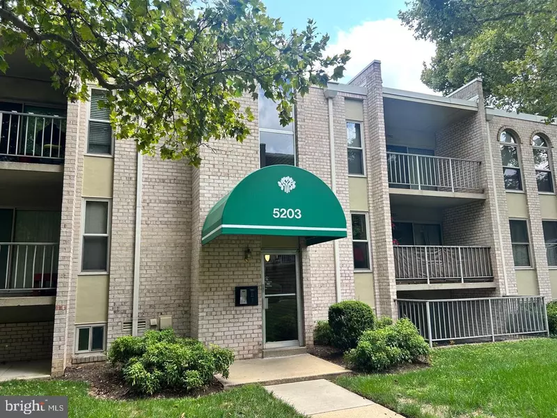 5203 DUKE ST #102, Alexandria, VA 22304