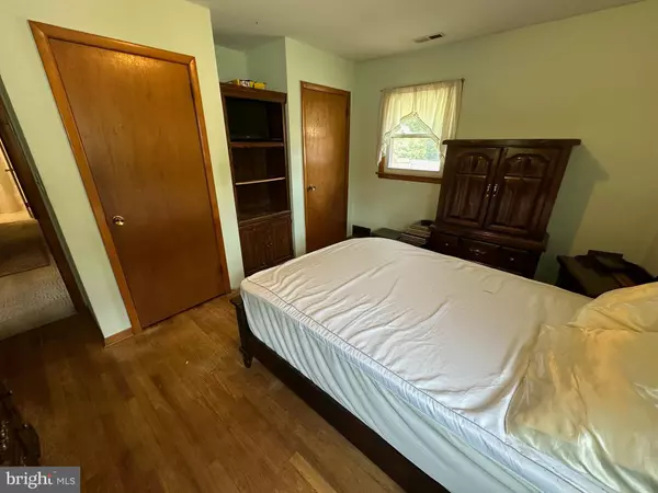 Middlesex, NJ 08846,160 BARBARA PL