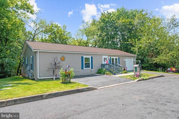 103 IVY LN, Royersford, PA 19468