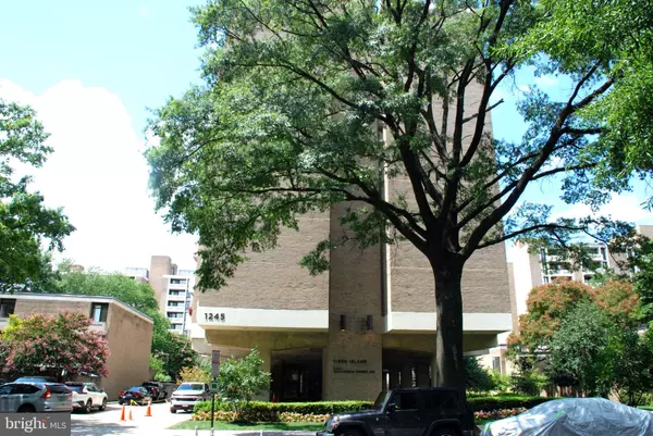 1245 4TH ST SW #E510, Washington, DC 20024