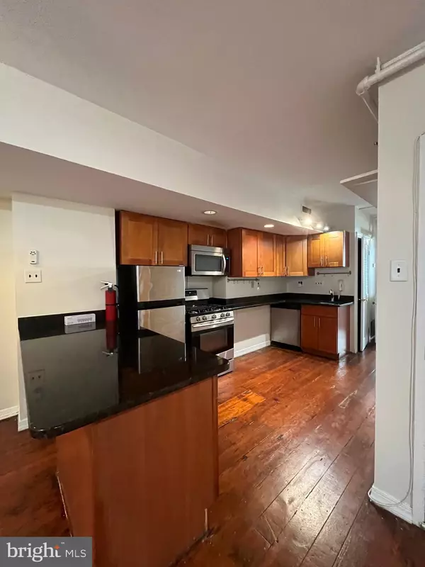 38 S 3RD ST #4, Philadelphia, PA 19106