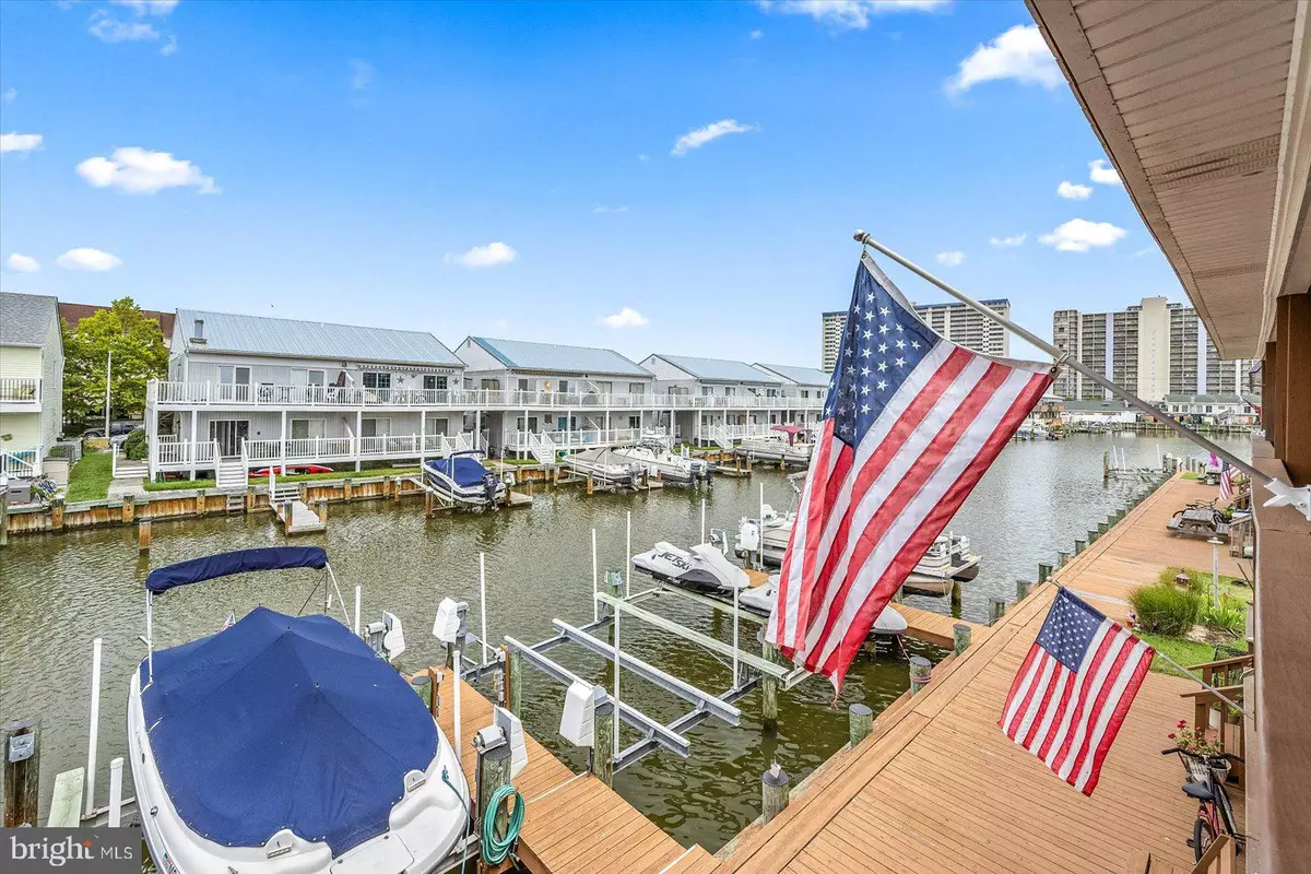 Ocean City, MD 21842,128 CAPTAINS QUARTERS RD #203