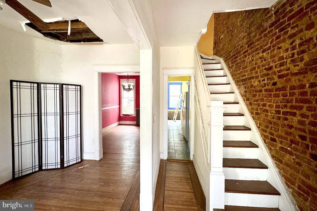 Washington, DC 20002,220 V ST NE