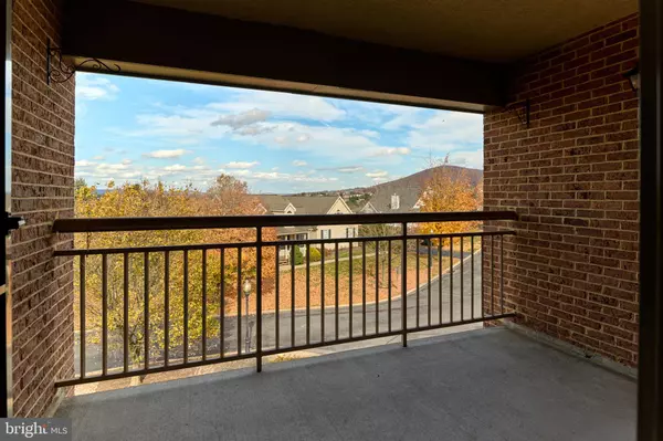 State College, PA 16801,305 VILLAGE HEIGHTS DR #329