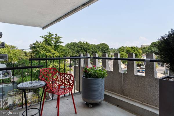 2700 VIRGINIA AVE NW #408, Washington, DC 20037