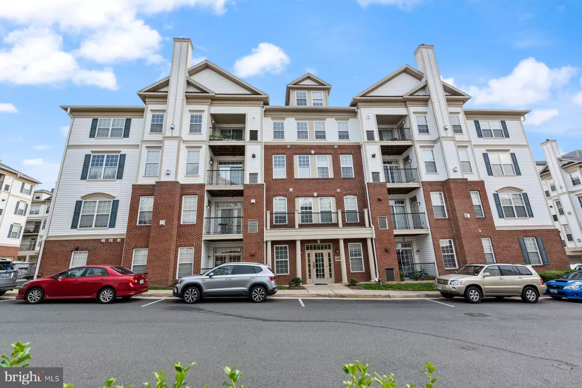 Fairfax, VA 22030,11575 CAVALIER LANDING CT #402