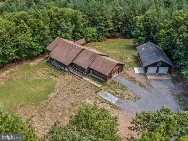 3804 PIOUS RIDGE RD, Berkeley Springs, WV 25411