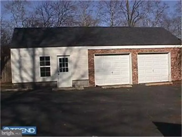 101 QUAKERTOWN AVE #GARAGE, Pennsburg, PA 18073