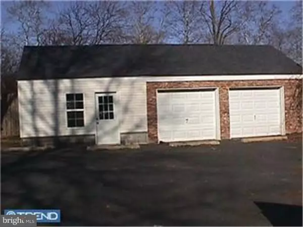 101 QUAKERTOWN AVE #GARAGE, Pennsburg, PA 18073