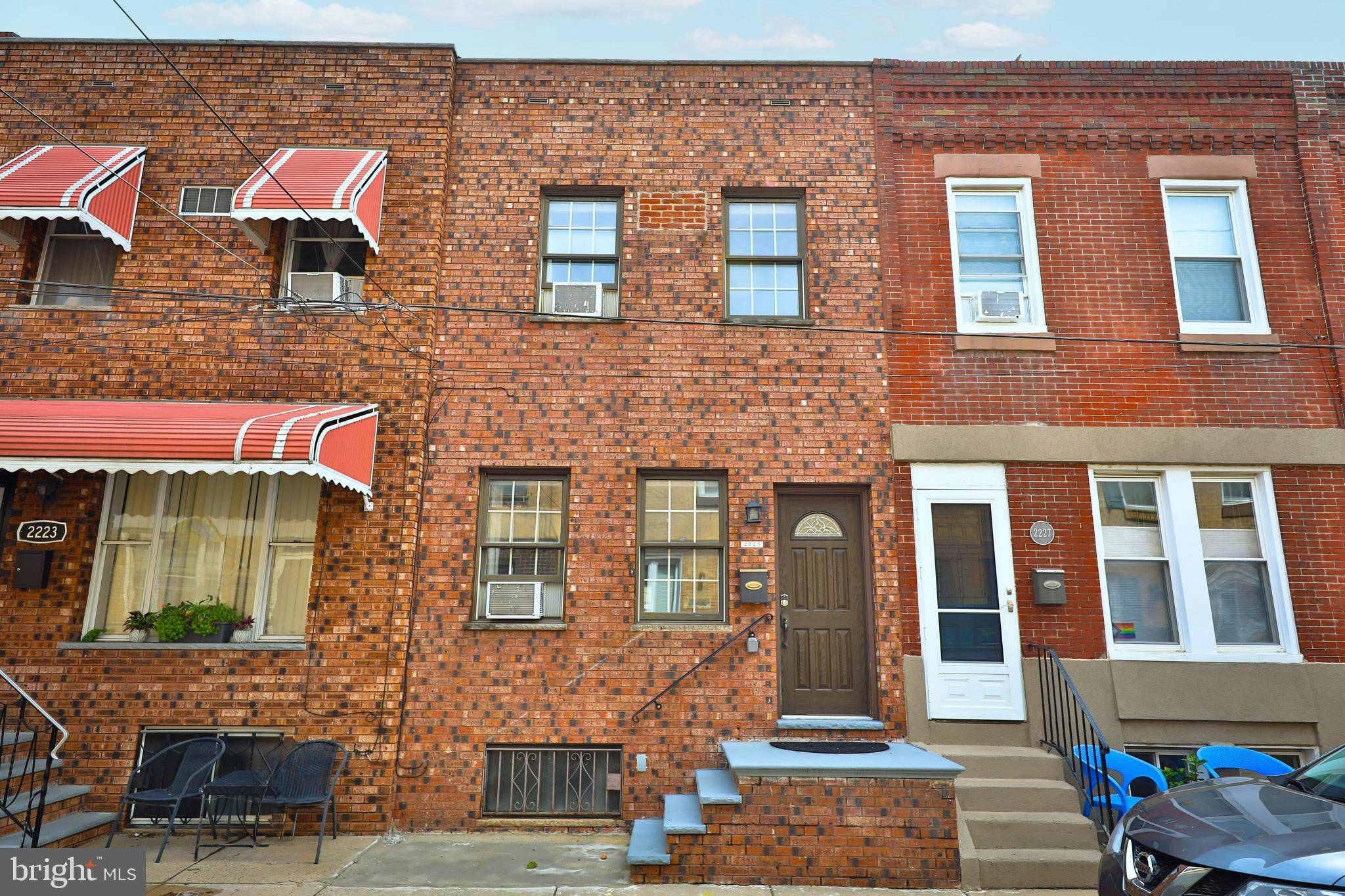 2225 S HICKS ST, Philadelphia, PA 19145