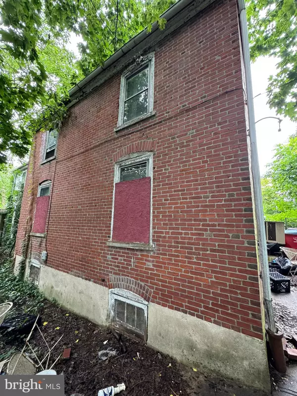 Norristown, PA 19401,315 E POPLAR ST