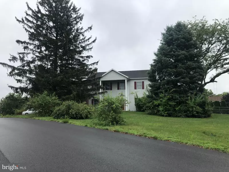 421 MARTINA DR, Chambersburg, PA 17201