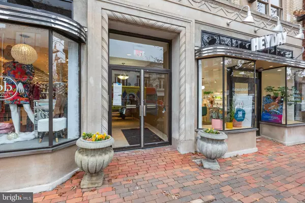 Alexandria, VA 22314,815 KING ST #4D