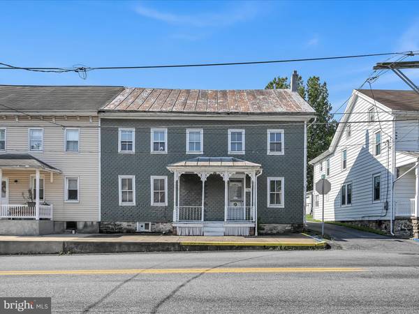 138 E MAIN ST, Fredericksburg, PA 17026