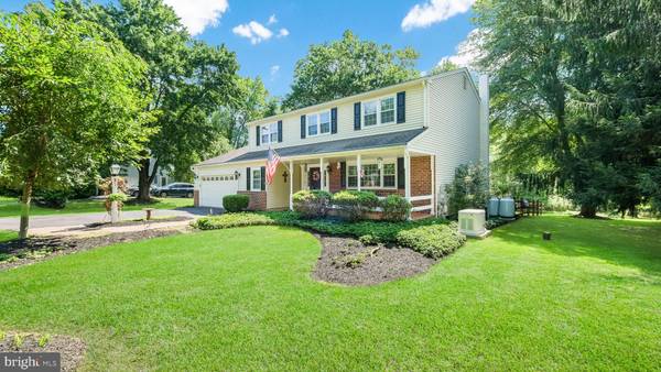 16 SUNNYBROOK DR, Doylestown, PA 18901