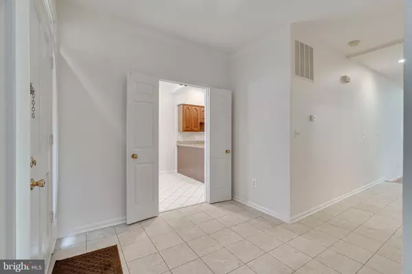 Bethesda, MD 20817,6107 DAVENPORT TER