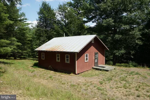 Sugar Grove, WV 26815,126 HOBBIT LN