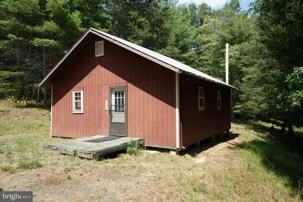 126 HOBBIT LN, Sugar Grove, WV 26815