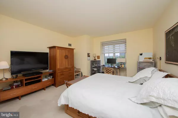 Bala Cynwyd, PA 19004,190 PRESIDENTIAL BLVD #PH18